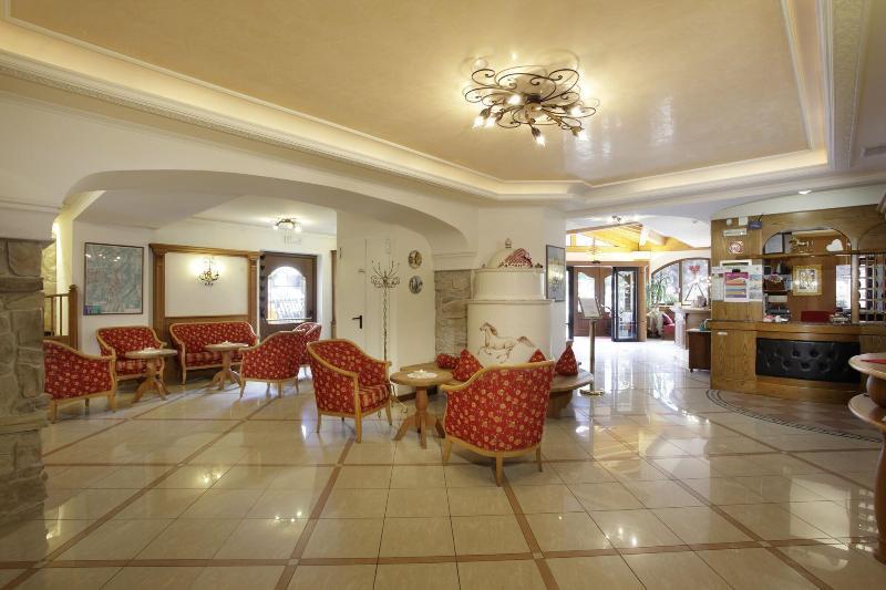 Cavallino Lovely Hotel Andalo Ngoại thất bức ảnh